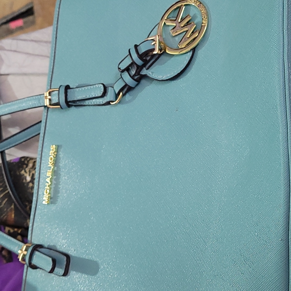 MK purses - Picture 3 of 4